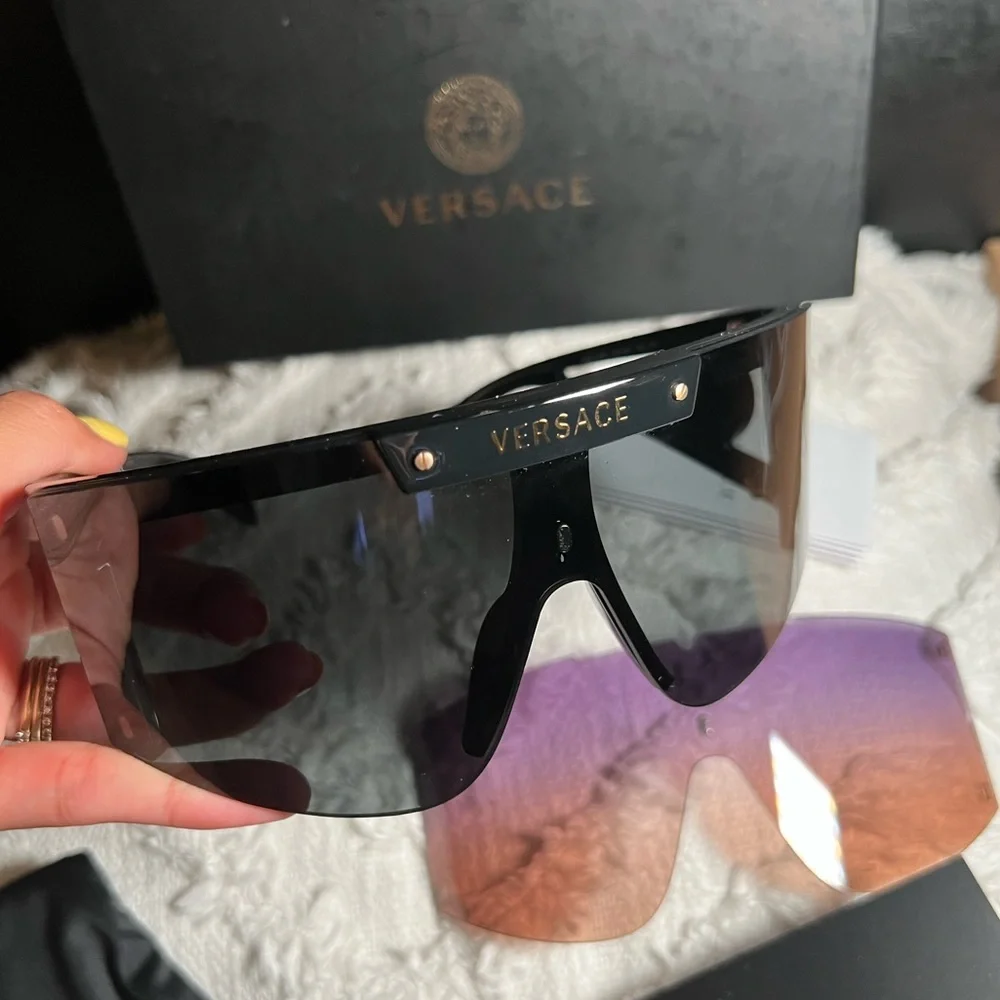 Versace sunglasses - Picture 1 of 8